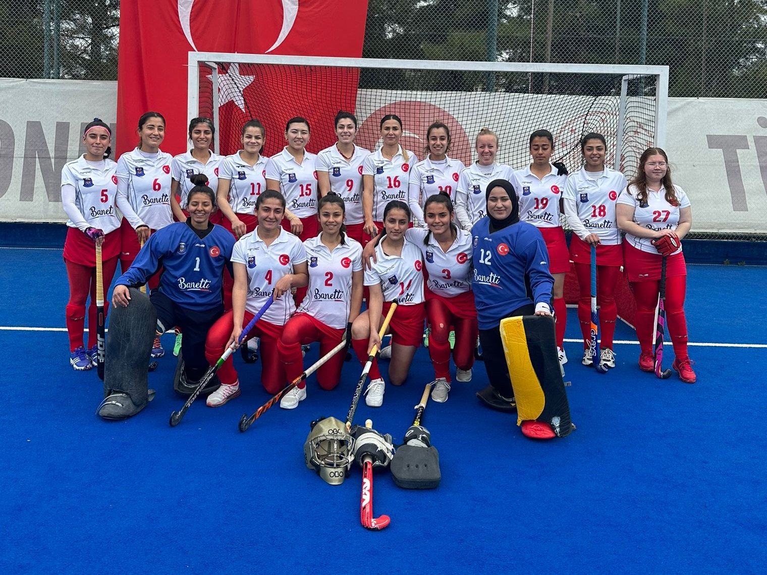 Hokeyin sultanları şampiyonluk yolunda emin adımlarla – Güncel Kadın