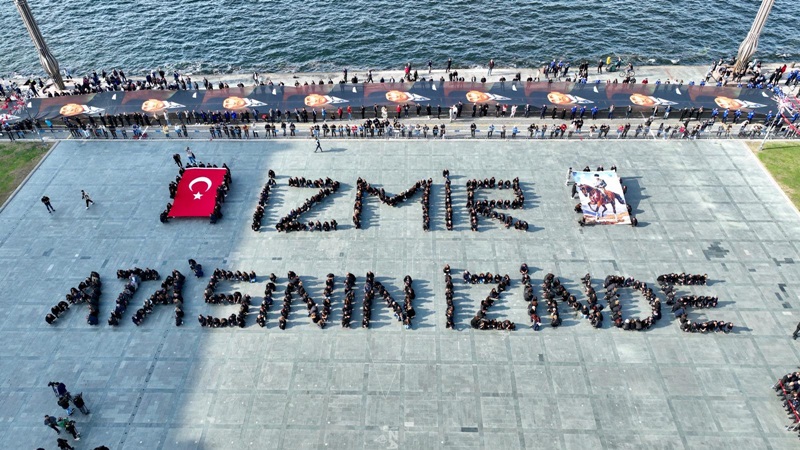 İzmir Ata’sının İzinde – Güncel Kadın